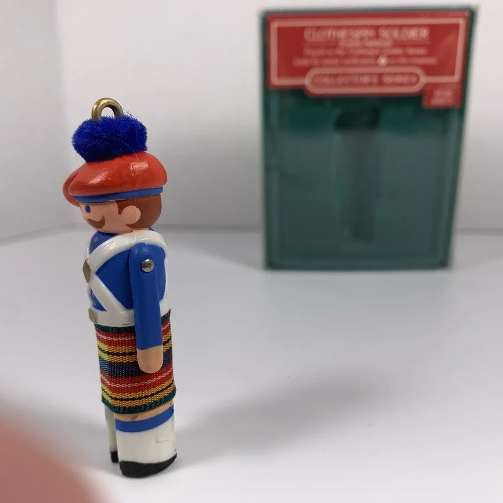 Hallmark 1985 Collector's Series Clothespin Scottish Highlander Soldier Ornament